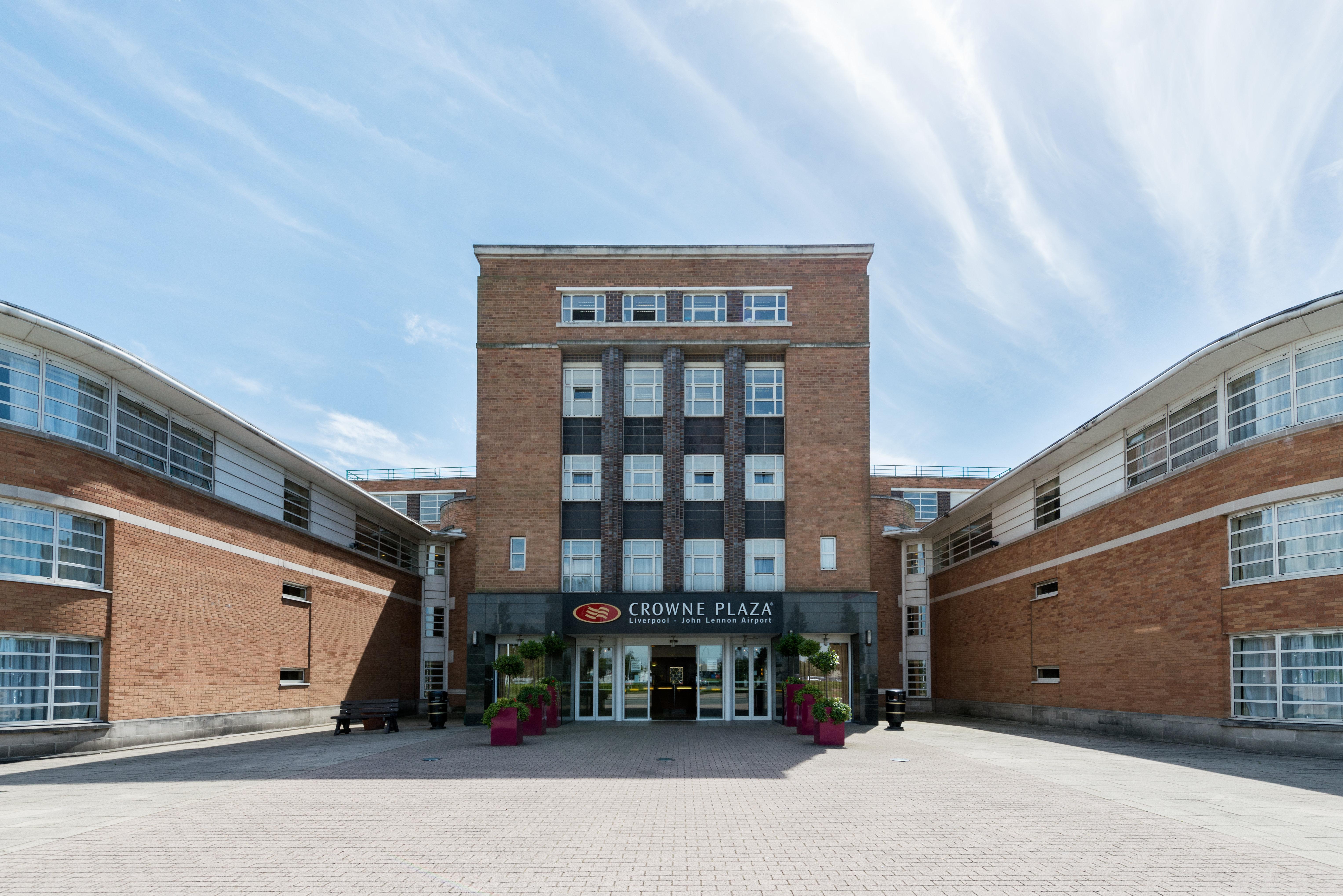 Crowne Plaza Liverpool - John Lennon Airport By Ihg Екстер'єр фото