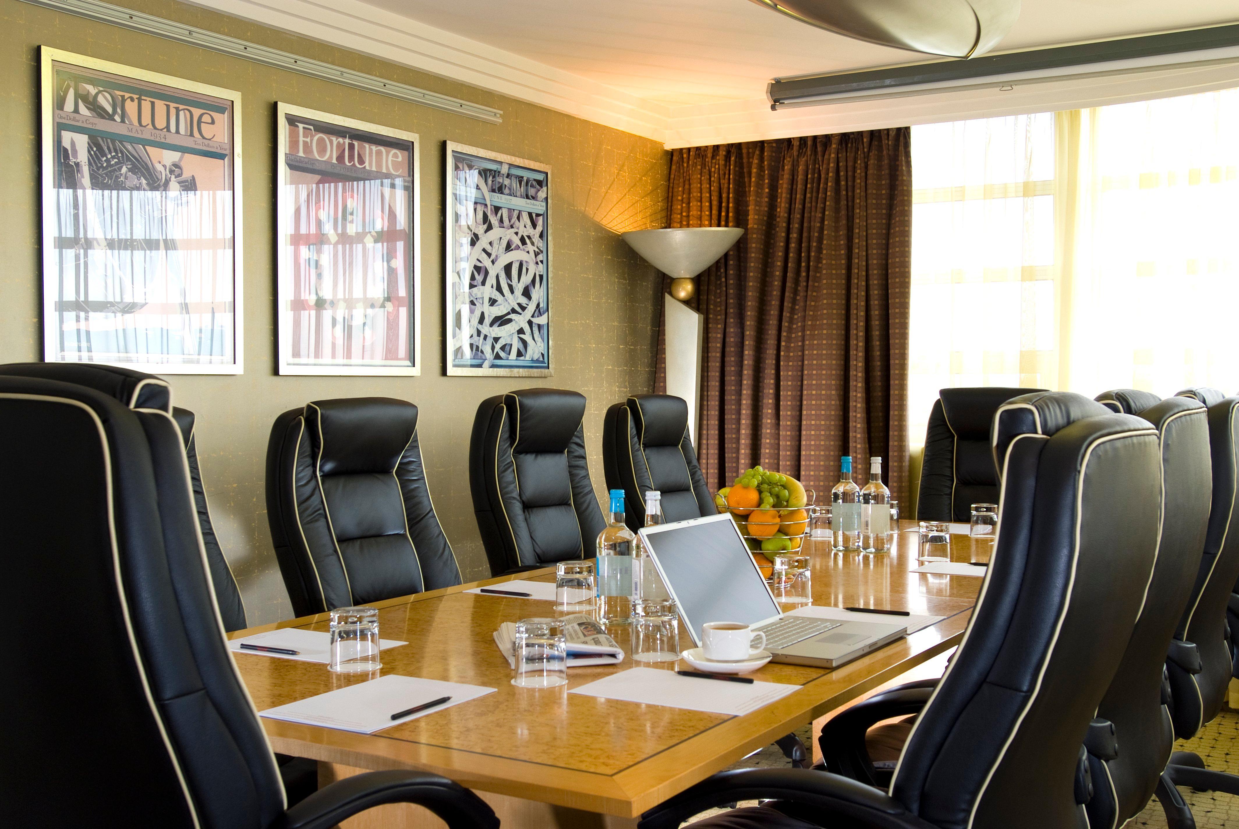 Crowne Plaza Liverpool - John Lennon Airport By Ihg Екстер'єр фото
