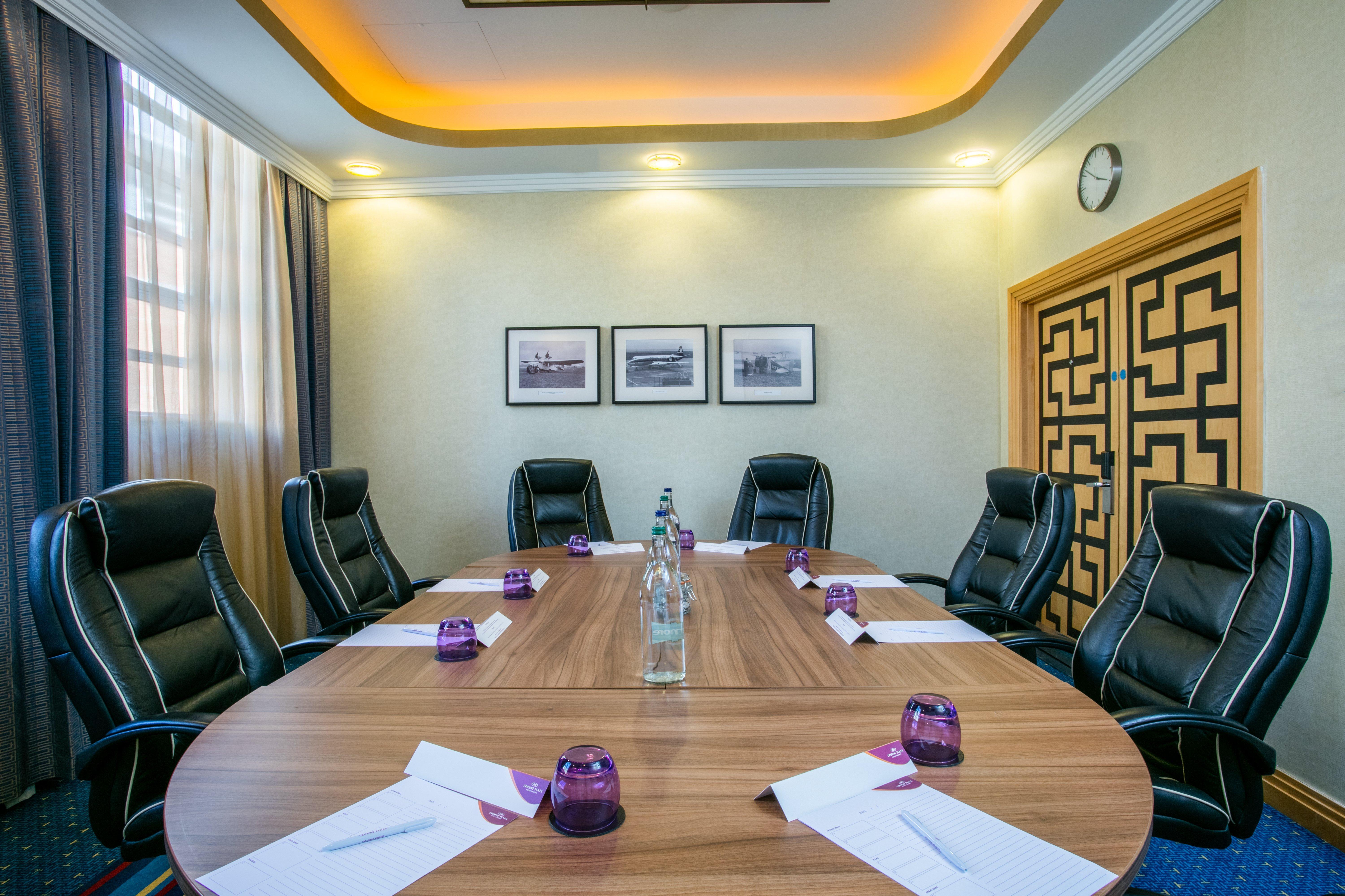 Crowne Plaza Liverpool - John Lennon Airport By Ihg Екстер'єр фото