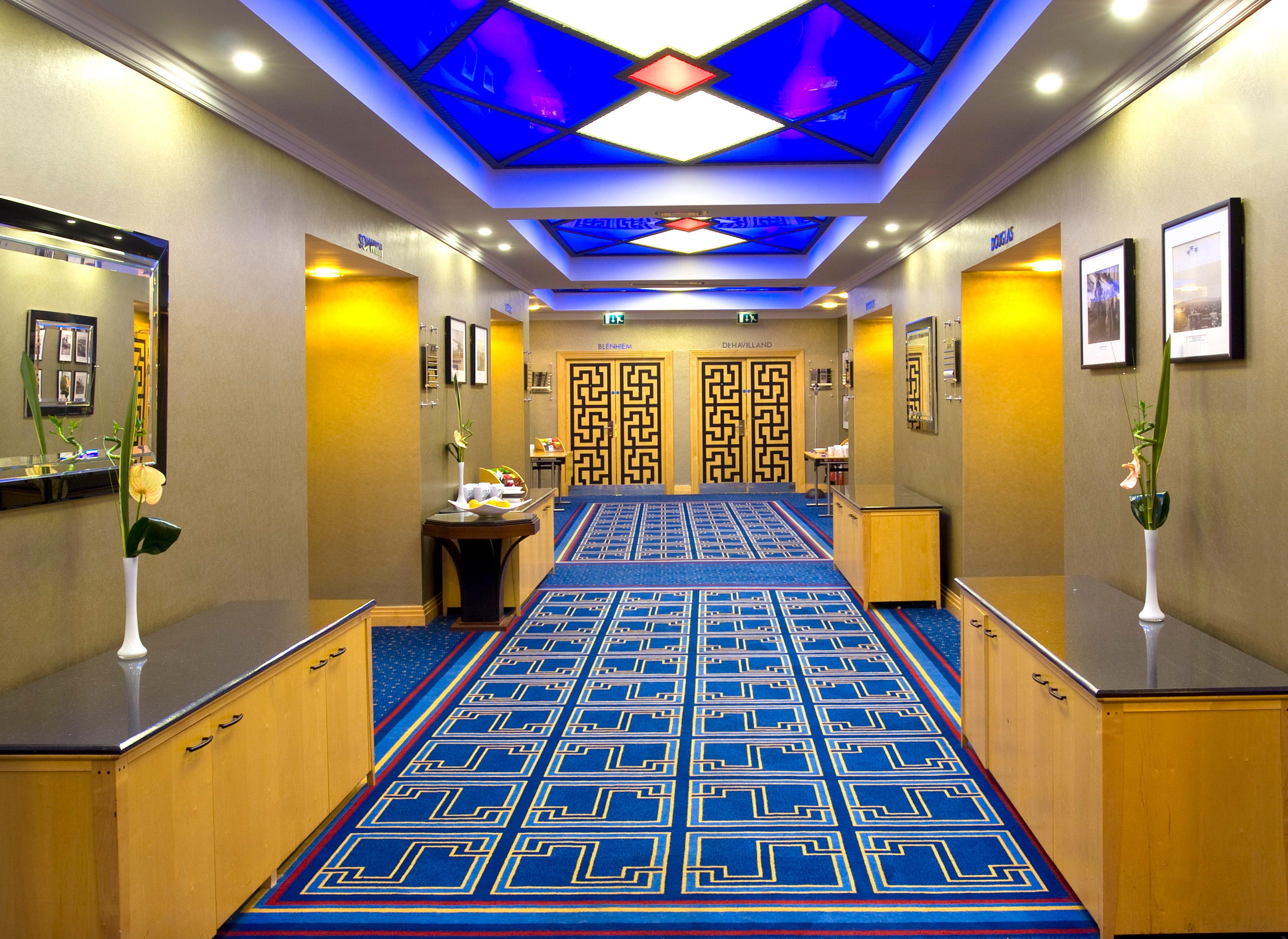 Crowne Plaza Liverpool - John Lennon Airport By Ihg Екстер'єр фото