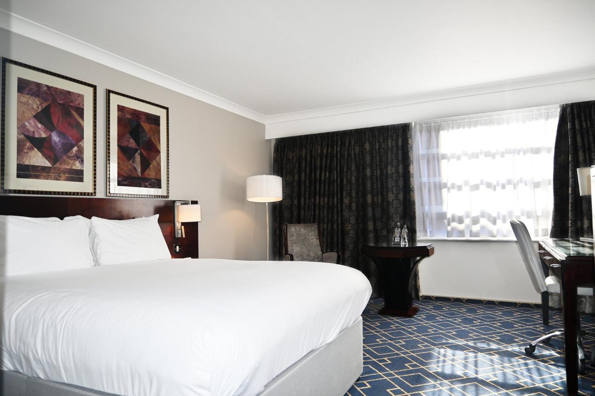 Crowne Plaza Liverpool - John Lennon Airport By Ihg Екстер'єр фото